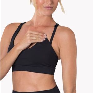 Sweat & Milk - MEDIUM SUPPORT NURSING SPORT BRA NO PUMPING (black NOIR)